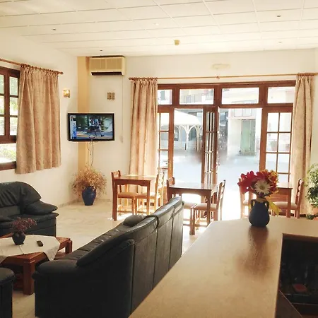 Hotel Giota 2*